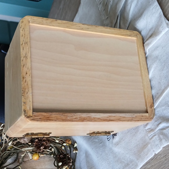 Wooden Recipe Card Holder Hinged Lid w/ Slot Light Wood - Picture 6 of 12